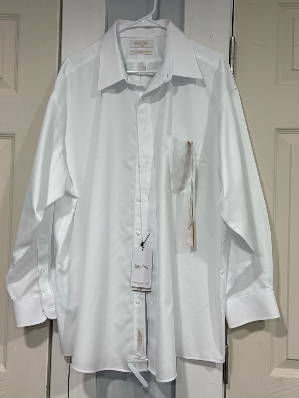 Roundtree & Yorke White Men's Dress Shirt - Classic Spread Collar